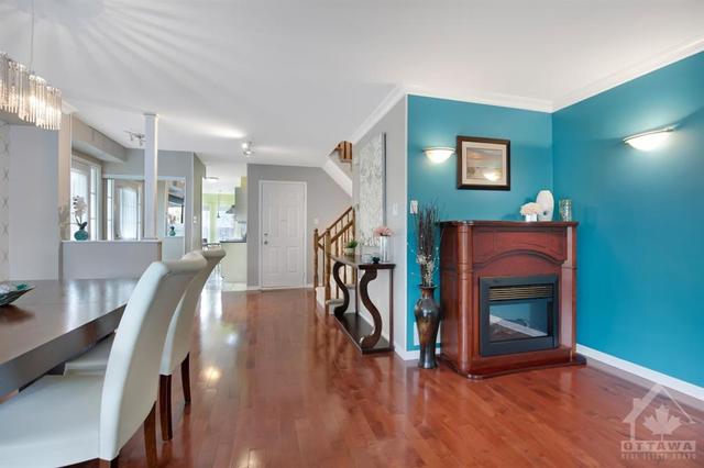 109 Topham Terr, Townhouse with 3 bedrooms, 3 bathrooms and 3 parking in Ottawa ON | Image 6