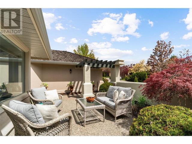 4222 Gallaghers Cres, House detached with 2 bedrooms, 2 bathrooms and 4 parking in Kelowna BC | Image 3
