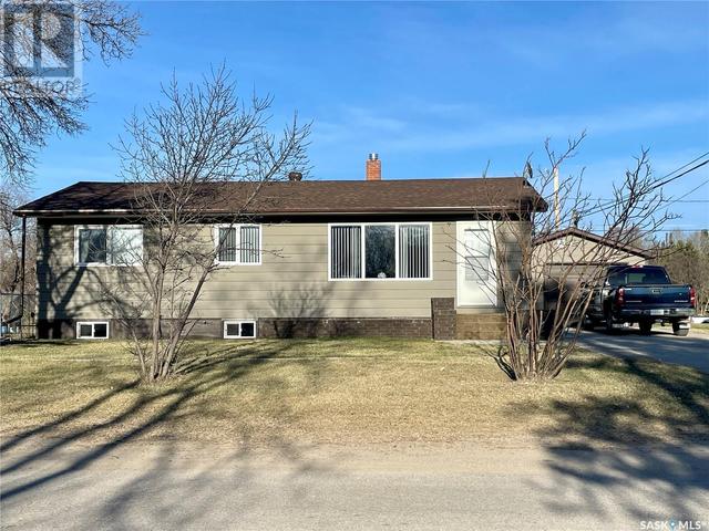 628 Albert Street, House detached with 4 bedrooms, 2 bathrooms and null parking in Hudson Bay SK | Image 2