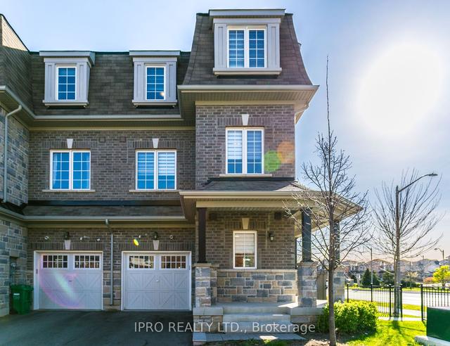 2 Pomarine Way, House attached with 3 bedrooms, 4 bathrooms and 2 parking in Brampton ON | Image 1