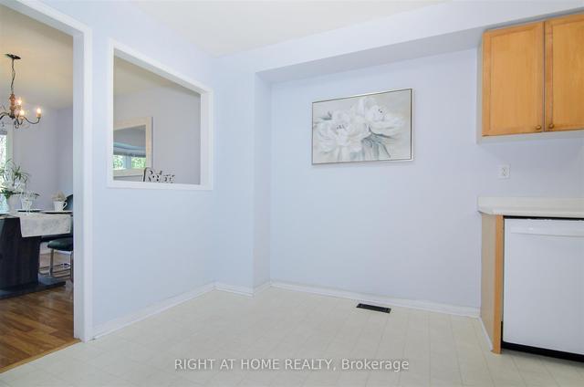 3 - 11 Pirie Dr, Townhouse with 3 bedrooms, 3 bathrooms and 2 parking in Hamilton ON | Image 2