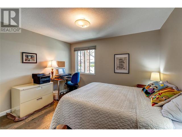 114 - 1885 Parkview Cres, House attached with 3 bedrooms, 2 bathrooms and 4 parking in Kelowna BC | Image 19
