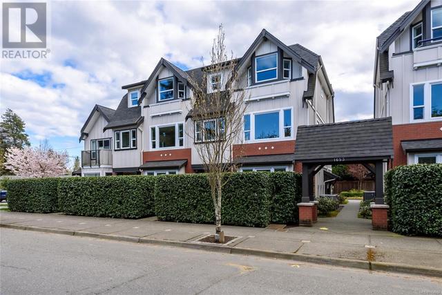 2 - 1653 Comox Ave, House attached with 3 bedrooms, 4 bathrooms and 1 parking in Comox BC | Image 49