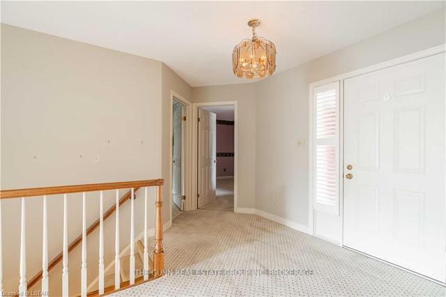 33 - 2 Cadeau Terr, Townhouse with 2 bedrooms, 3 bathrooms and 4 parking in London ON | Image 10
