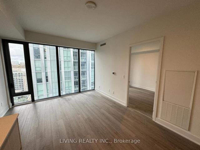 1901 - 8 Cumberland St, Condo with 1 bedrooms, 1 bathrooms and 0 parking in Toronto ON | Image 5