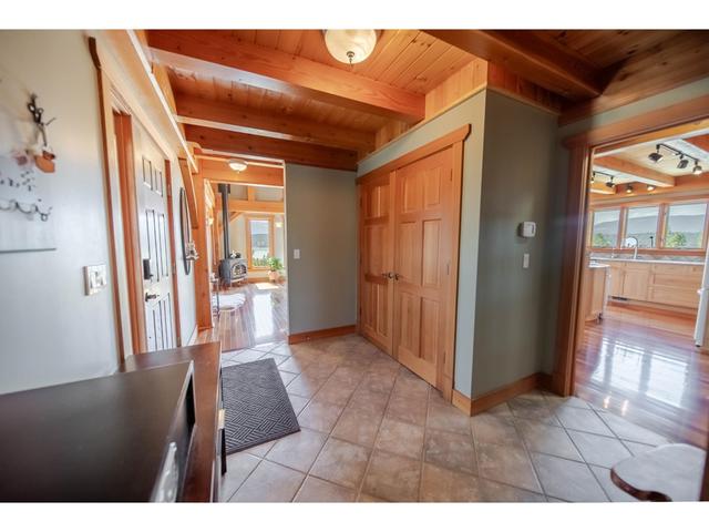 779 Sundown Lane, House detached with 3 bedrooms, 4 bathrooms and null parking in East Kootenay B BC | Image 8