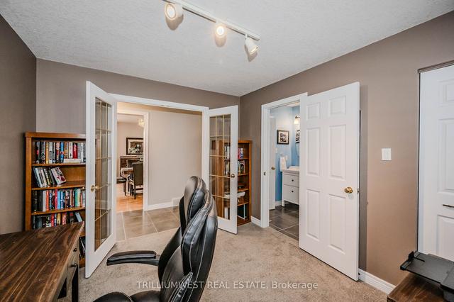 11 Paulstown Cres, House detached with 5 bedrooms, 3 bathrooms and 6 parking in Guelph ON | Image 6