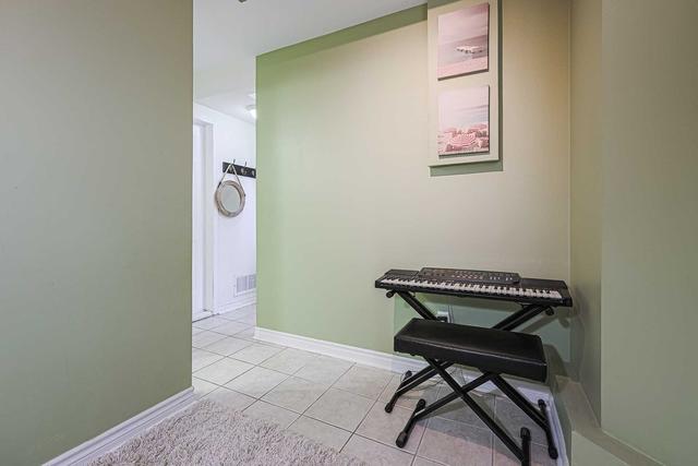114 Trudelle St, Townhouse with 3 bedrooms, 2 bathrooms and 1 parking in Toronto ON | Image 30