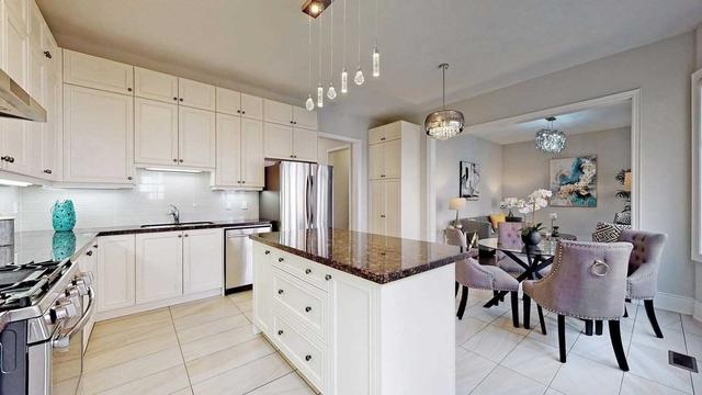 16 Lucio Ave, House detached with 5 bedrooms, 6 bathrooms and 4 parking in Markham ON | Image 8