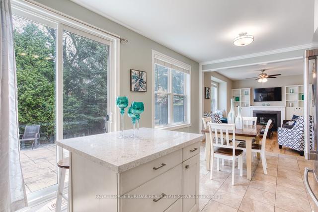 2190 Woodglen Cres, House detached with 3 bedrooms, 3 bathrooms and 4 parking in Burlington ON | Image 3