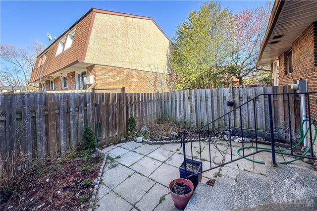3095 Armada Ave, Townhouse with 3 bedrooms, 2 bathrooms and 2 parking in Ottawa ON | Image 14