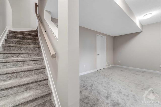 103 Beebalm Cres, Townhouse with 3 bedrooms, 4 bathrooms and 1 parking in Ottawa ON | Image 13