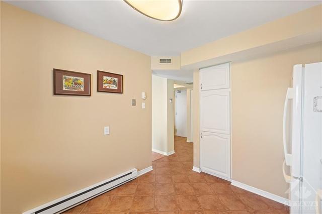 505 - 330 Centrum Blvd, Condo with 3 bedrooms, 2 bathrooms and 1 parking in Ottawa ON | Image 9