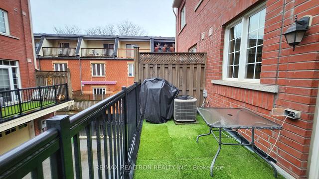 62 Raffeix Ln, Townhouse with 2 bedrooms, 3 bathrooms and 1 parking in Toronto ON | Image 15