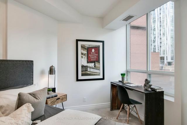 507 - 20 Collier St, Condo with 1 bedrooms, 1 bathrooms and 0 parking in Toronto ON | Image 3