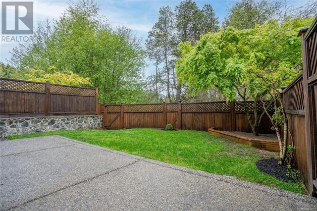 1042 Gala Crt, House detached with 3 bedrooms, 3 bathrooms and 3 parking in Langford BC | Image 13