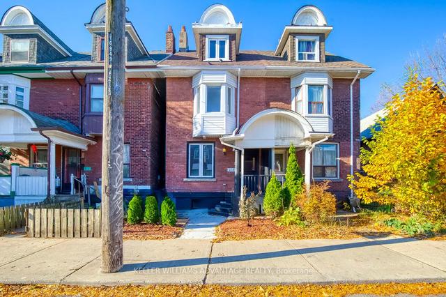 218 Broadview Ave, House semidetached with 4 bedrooms, 4 bathrooms and 1 parking in Toronto ON | Image 1