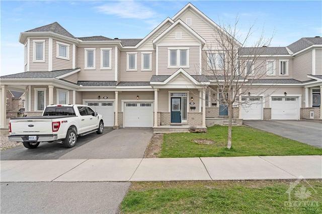 424 Meadowbreeze Drive, Townhouse with 3 bedrooms, 3 bathrooms and 3 parking in Ottawa ON | Image 2