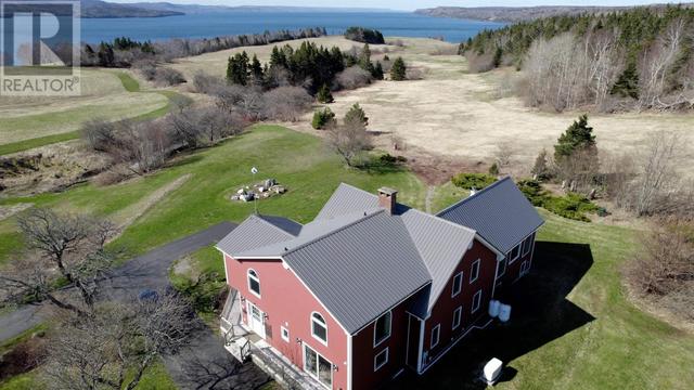2125 Hillside Boularderie Rd, House detached with 5 bedrooms, 3 bathrooms and null parking in Cape Breton NS | Image 2