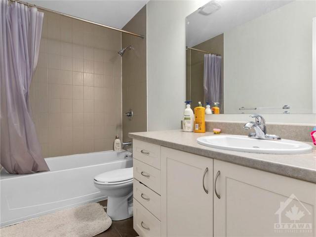1212 Longfields Dr, Townhouse with 3 bedrooms, 3 bathrooms and 3 parking in Ottawa ON | Image 11