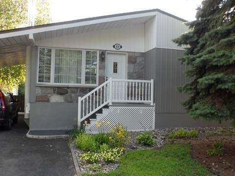 814 Borel St, House detached with 3 bedrooms, 2 bathrooms and 2 parking in Laval QC | Image 1