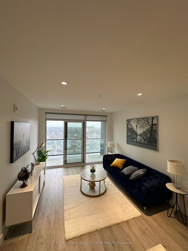 1607 - 15 Glebe St, Condo with 1 bedrooms, 1 bathrooms and 1 parking in Cambridge ON | Image 2