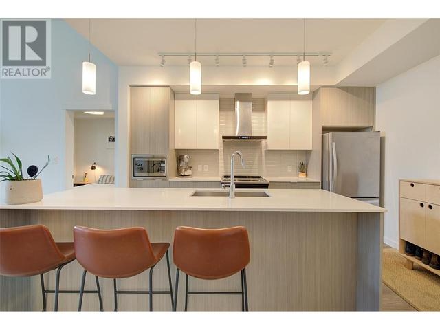 PH10 - 1800 Richter St, Condo with 3 bedrooms, 2 bathrooms and 1 parking in Kelowna BC | Image 15