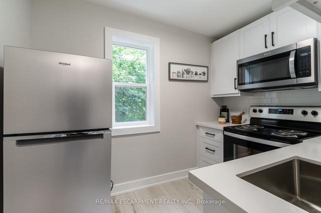 200 Waterloo Ave, House detached with 3 bedrooms, 3 bathrooms and 3 parking in Guelph ON | Image 7