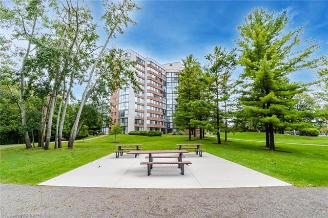 208 - 1230 Marlborough Crt, House attached with 2 bedrooms, 2 bathrooms and 1 parking in Oakville ON | Image 23