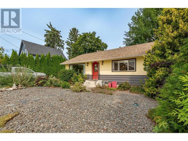 309 Baird Ave, House detached with 2 bedrooms, 2 bathrooms and 1 parking in Enderby BC | Image 2