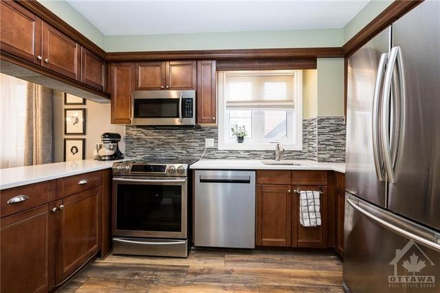 171 Briston Private, House attached with 2 bedrooms, 2 bathrooms and 1 parking in Ottawa ON | Image 3
