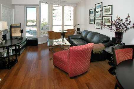UPH-05 - 55 Bloor St W, Condo with 2 bedrooms, 2 bathrooms and 1 parking in Toronto ON | Image 3