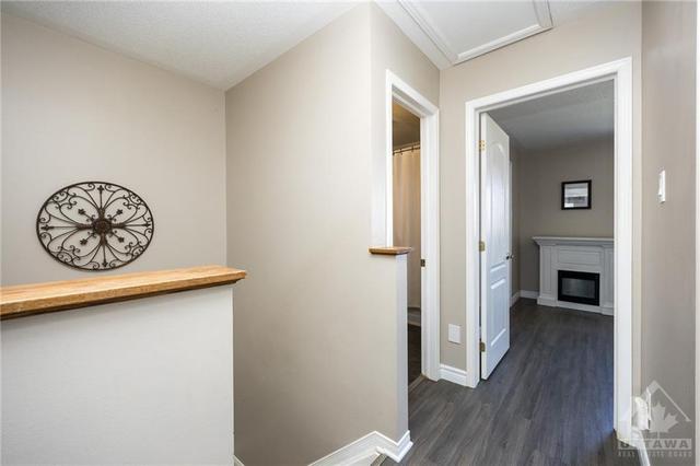 101 Crampton Dr, Townhouse with 3 bedrooms, 2 bathrooms and 3 parking in Carleton Place ON | Image 14