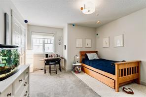 24 Dieppe Drive Sw, House detached with 4 bedrooms, 3 bathrooms and 3 parking in Calgary AB | Image 27