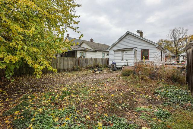 21 Trapnell St, House detached with 3 bedrooms, 1 bathrooms and 2 parking in St. Catharines ON | Image 9