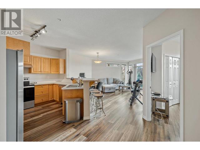 430 - 1088 Sunset Dr, Condo with 2 bedrooms, 2 bathrooms and 2 parking in Kelowna BC | Image 12