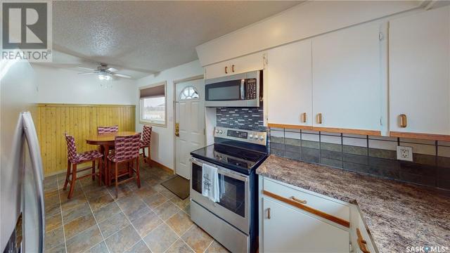 758 Sweeney St, House detached with 4 bedrooms, 2 bathrooms and null parking in Regina SK | Image 10