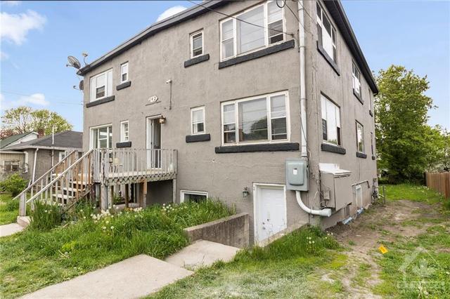142 Brock St, Condo with 3 bedrooms, 1 bathrooms and null parking in Brockville ON | Image 1
