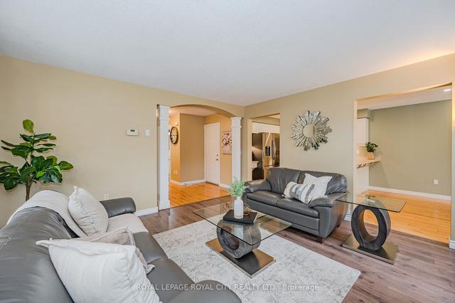 18 Carrington Pl, House detached with 3 bedrooms, 4 bathrooms and 5 parking in Guelph ON | Image 38