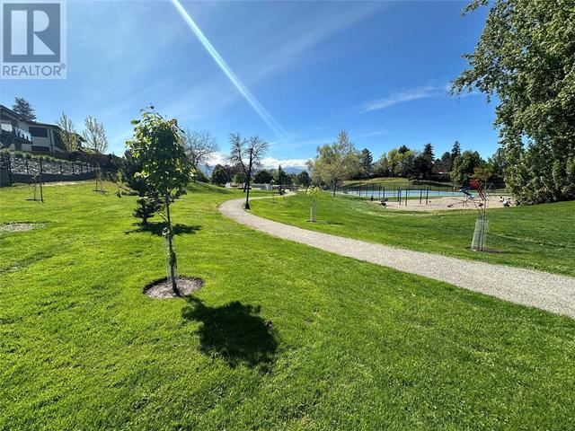1610 Highland Dr N, House detached with 4 bedrooms, 2 bathrooms and 2 parking in Kelowna BC | Image 16