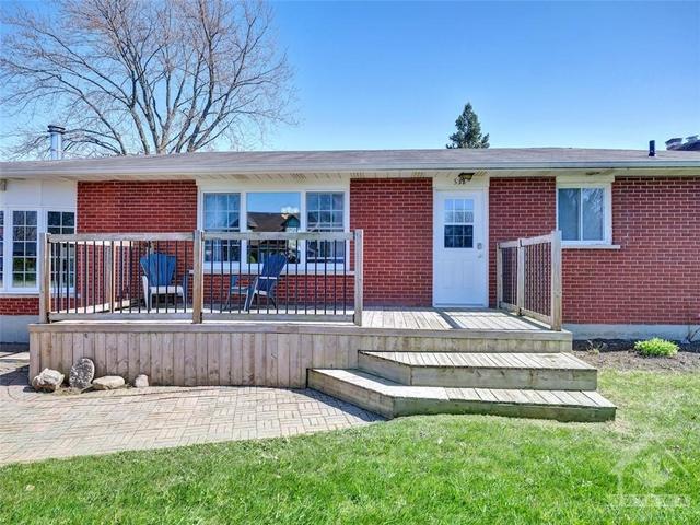 538 Henderson Cres, House detached with 3 bedrooms, 2 bathrooms and 4 parking in North Dundas ON | Image 2