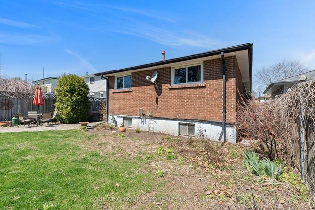 781 Tatra Dr, House detached with 3 bedrooms, 2 bathrooms and 5 parking in Oshawa ON | Image 26