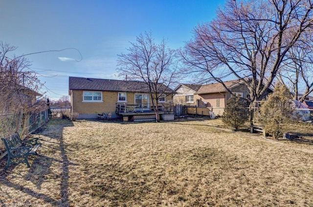 58 Bluevale St N, House detached with 3 bedrooms, 1 bathrooms and 4 parking in Waterloo ON | Image 18