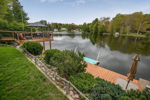 79 Stanley Rd, House detached with 3 bedrooms, 2 bathrooms and 14 parking in Kawartha Lakes ON | Image 2