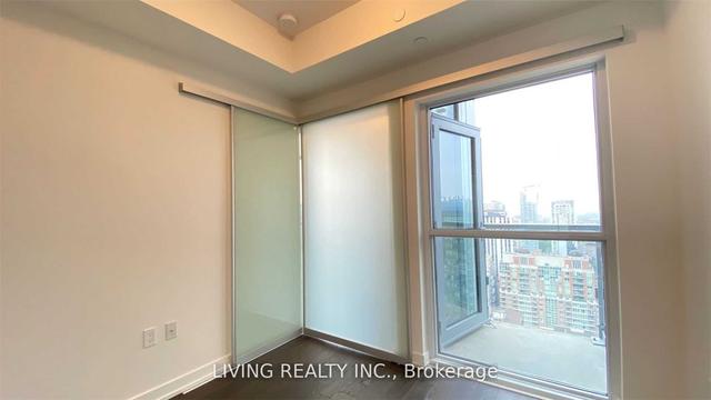 2903 - 1 Yorkville Ave, Condo with 1 bedrooms, 1 bathrooms and 0 parking in Toronto ON | Image 2