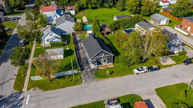 21 Brock St, House detached with 5 bedrooms, 2 bathrooms and 6 parking in Penetanguishene ON | Image 6