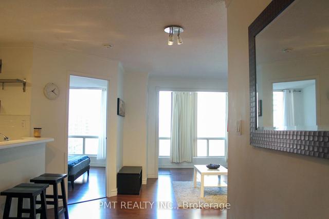 710 - 25 Grenville St, Condo with 1 bedrooms, 1 bathrooms and 0 parking in Toronto ON | Image 8