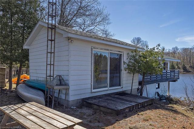25 Pine Lane, House detached with 2 bedrooms, 1 bathrooms and 8 parking in South Frontenac ON | Image 5