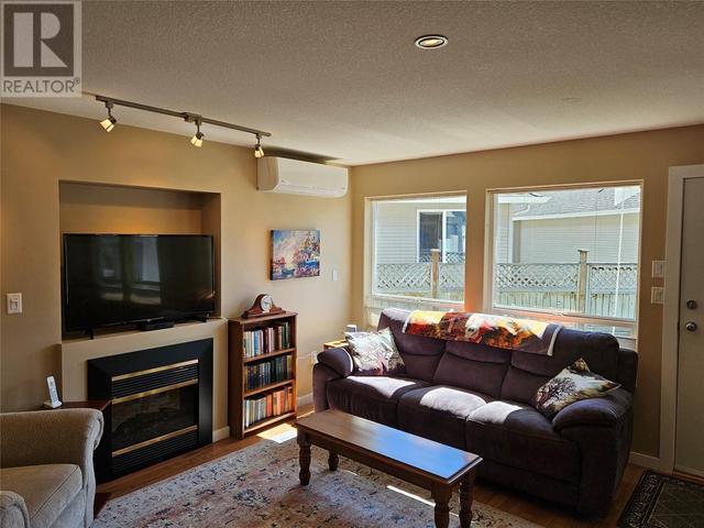 601 - 9th Street Unit# 6, House attached with 2 bedrooms, 2 bathrooms and 1 parking in Keremeos BC | Image 8
