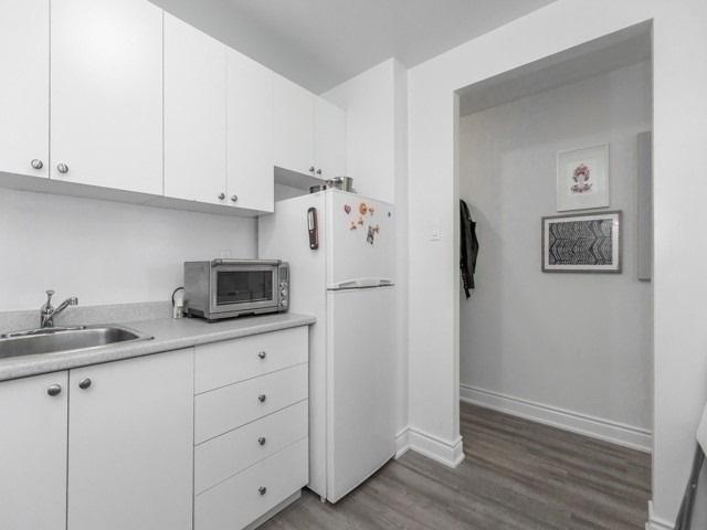 REAR - 2977 Lake Shore Blvd W, Condo with 1 bedrooms, 1 bathrooms and 1 parking in Toronto ON | Image 13